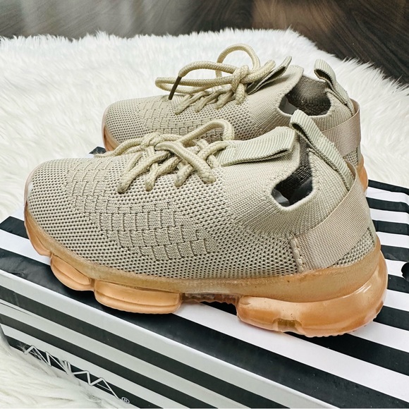 Kids tan knit sneaker - Picture 5 of 7